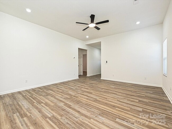 Building Photo - 1349 Russell St