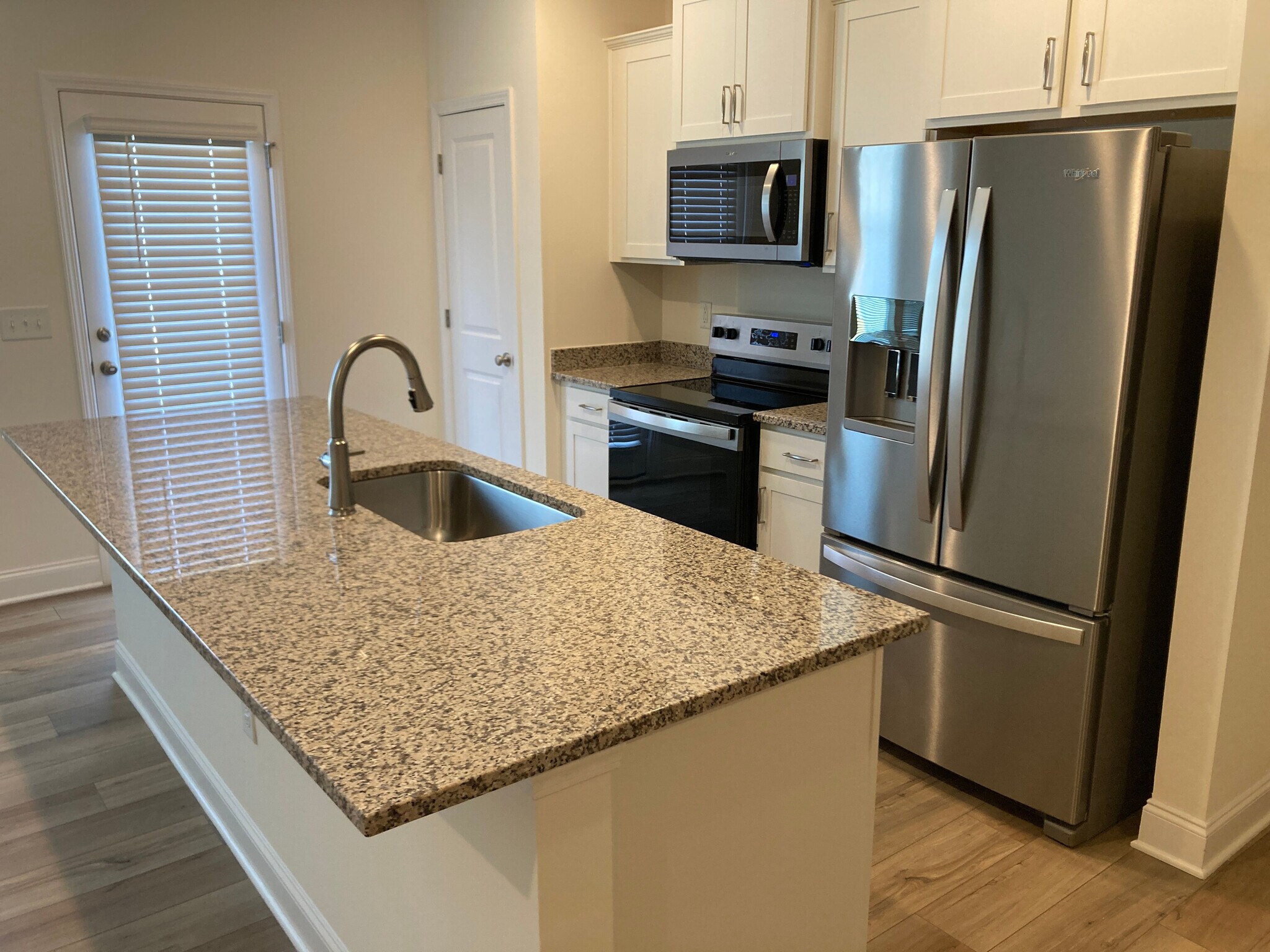 Building Photo - Room in Townhome on Caddis Bnd