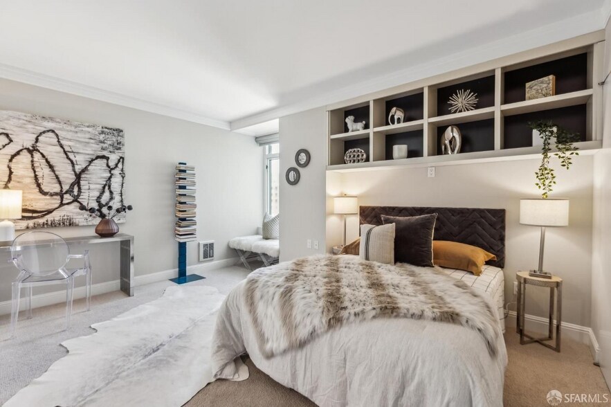 Building Photo - 1388 Gough St