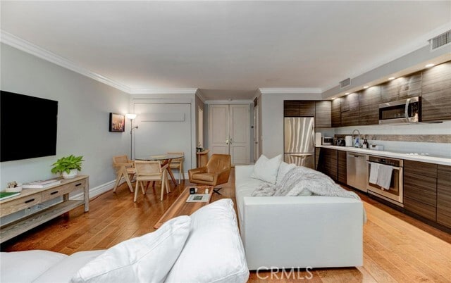 Building Photo - 1131 Alta Loma Rd