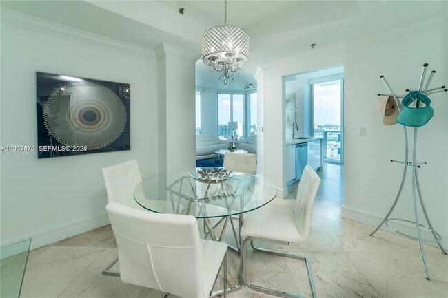 Building Photo - 6515 Collins Ave