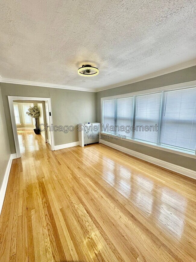 Building Photo - 7721 S Hermitage Ave