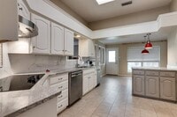 Building Photo - 7 Roaring Creek Ct