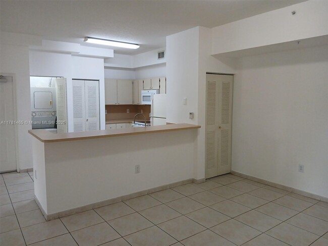Building Photo - 7230 NW 114th Ave