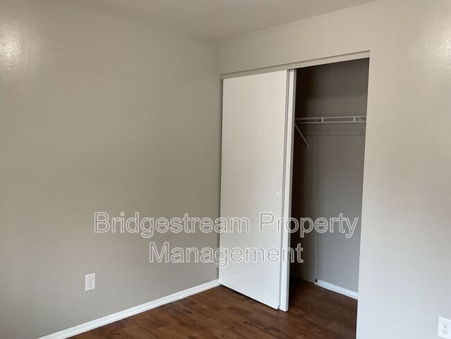 Building Photo - 4953 Leeper St