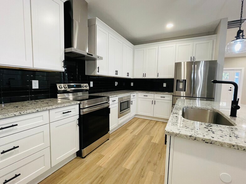 Building Photo - 3189 Jackson St