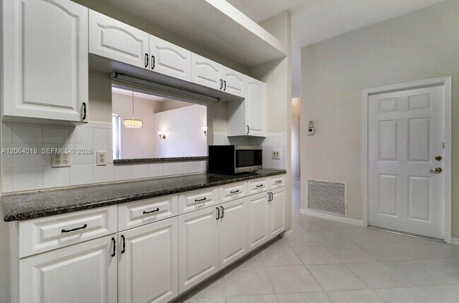 Building Photo - 637 Venetto Ct