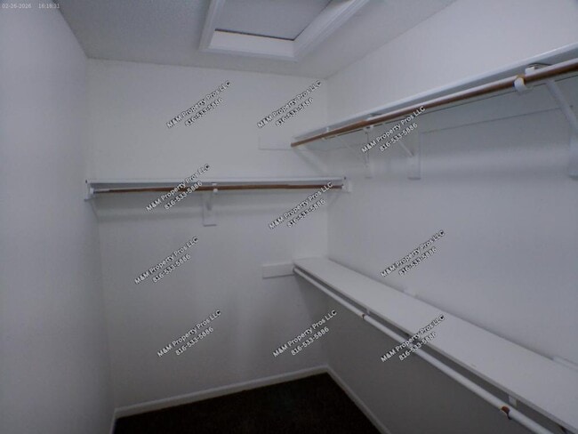 Building Photo - 7024 N Winchester Ave