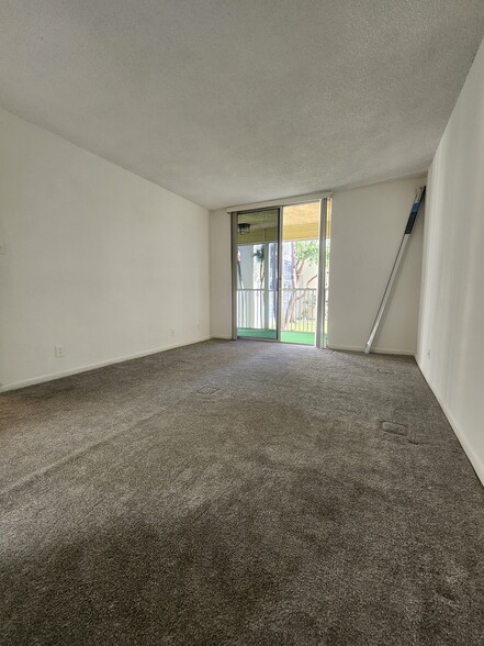 Building Photo - 3341 NW 47th Ter