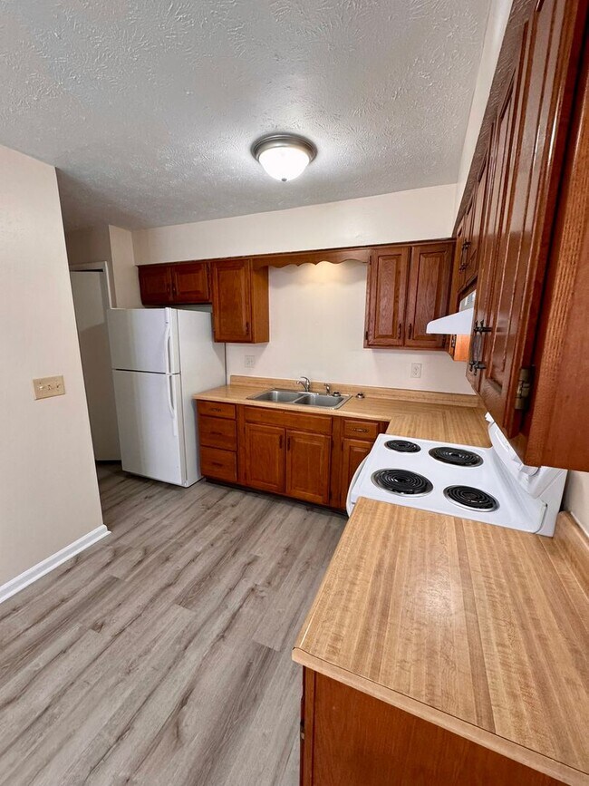 Building Photo - 1412 Jackson Ln