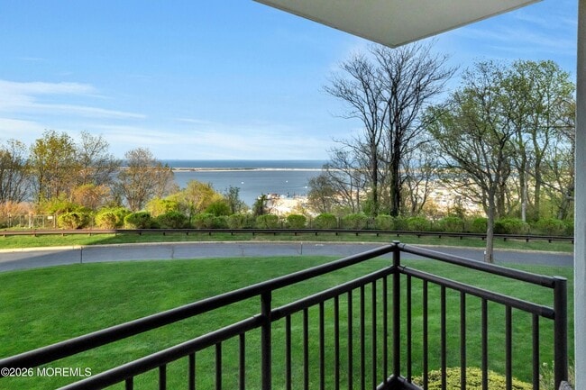 Building Photo - 1 Scenic Dr