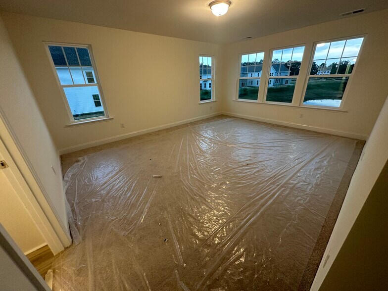 Building Photo - 38 Nailsworth St