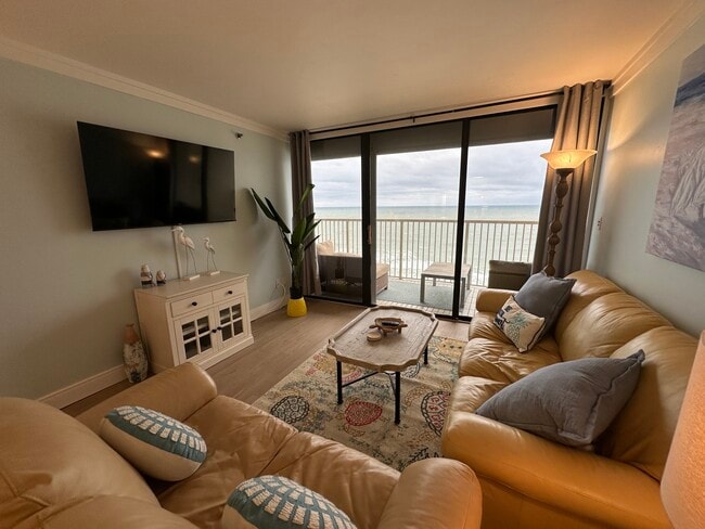 Building Photo - Pelican Watch