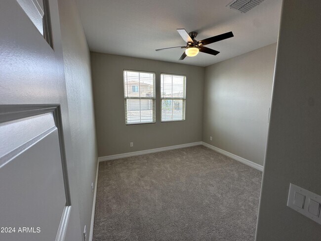 Building Photo - 8826 W Medlock Dr