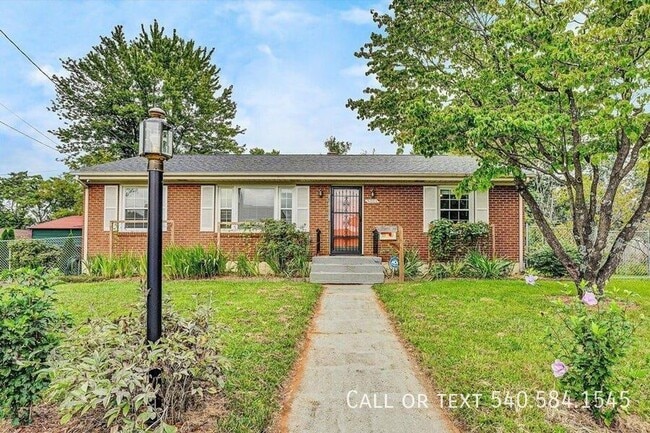 Primary Photo - 5001 Hildebrand Rd NW