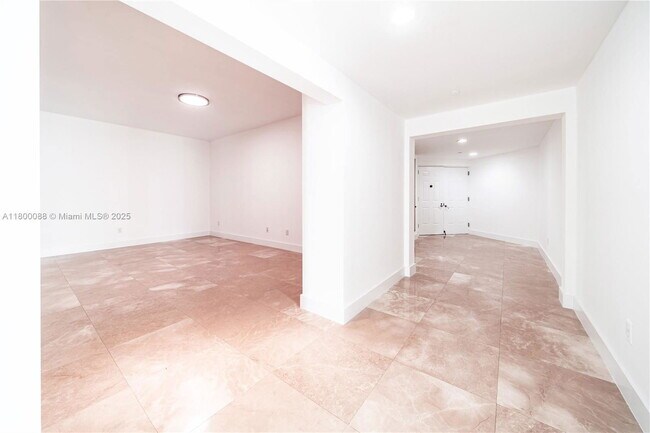 Building Photo - 3330 NE 190th St