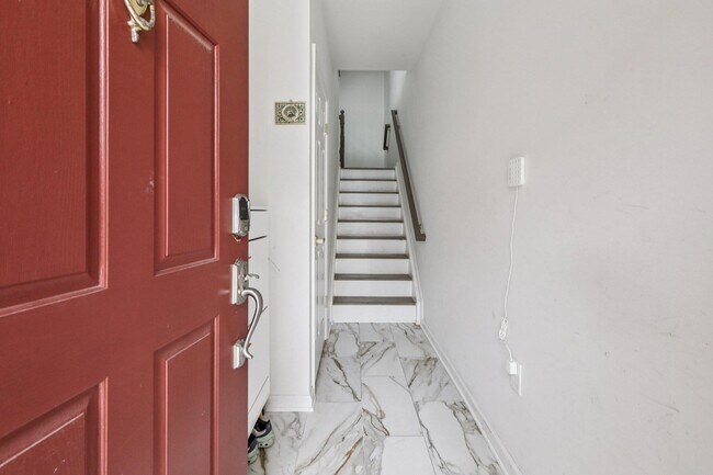 Building Photo - 458 Buffalo Ct