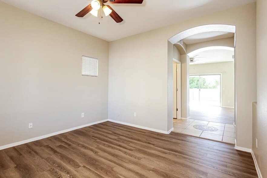 Building Photo - 7215 S 8th Terrace