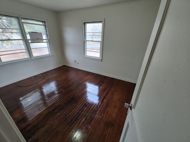 Building Photo - 509 Marcella Dr