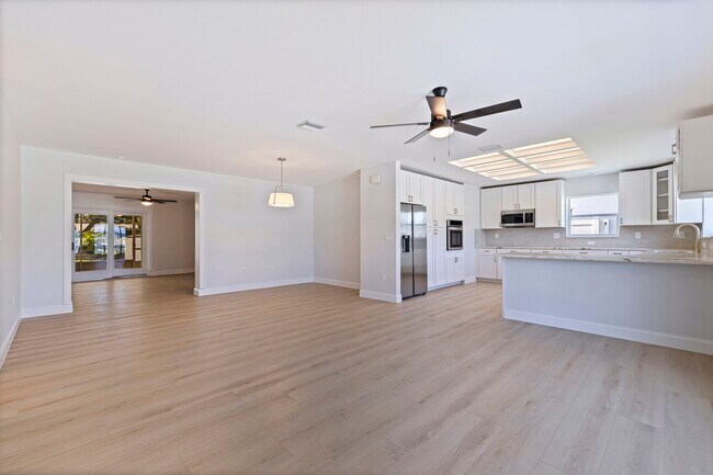 Building Photo - 934 41st Ave NE