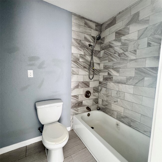 Building Photo - 116 E Jack Ave