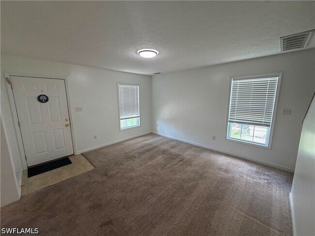 Building Photo - 250 Leawood Cir