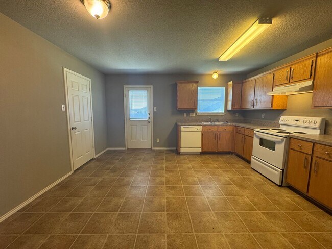 Building Photo - 3807 Ida Dr
