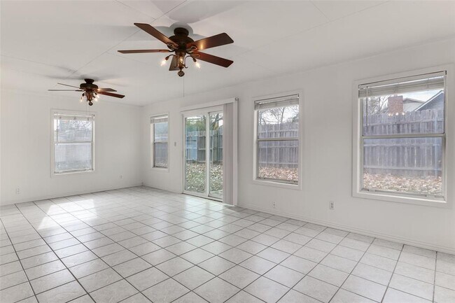 Building Photo - 10401 Wagon Gap Dr