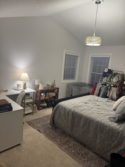 2nd BDRM with walkin closet(hidden) - 1768 W Countryside Ln