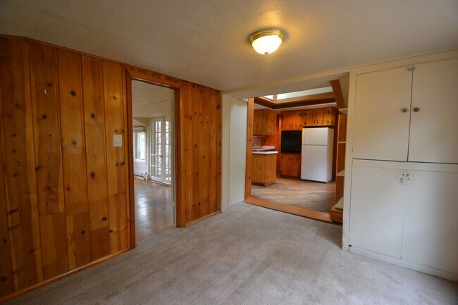 Building Photo - Cheyenne Canyon Ranch Style Home!