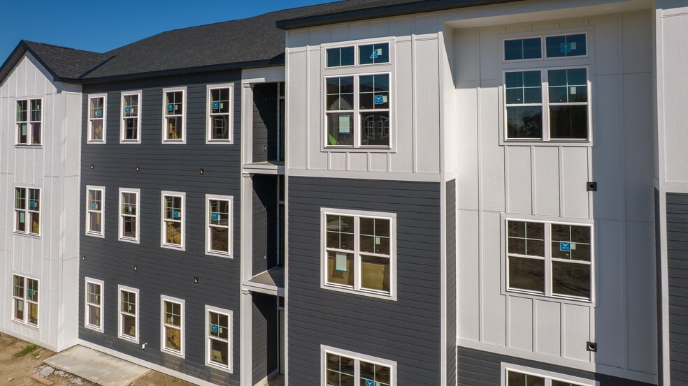 Primary Photo - Elm 26 Apartments