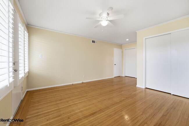 Building Photo - 536 W Hillsdale Blvd