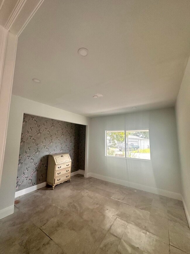 Building Photo - 11898 Cove Pl