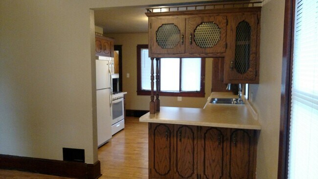 Building Photo - 609 E Kimberly Ave