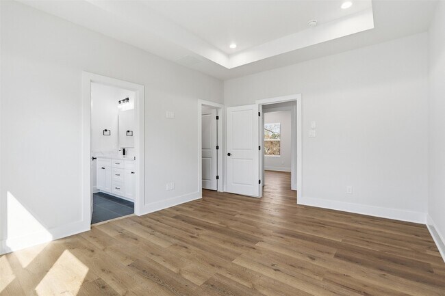 Building Photo - 9405 D Hammerly Boulevard Unit E
