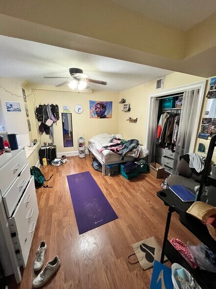 Building Photo - 731 Parker St