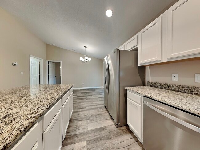 Building Photo - 8547 N Tiny Lily Dr