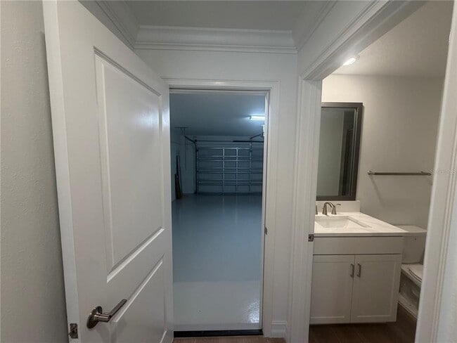 Building Photo - 1427 W Chestnut St