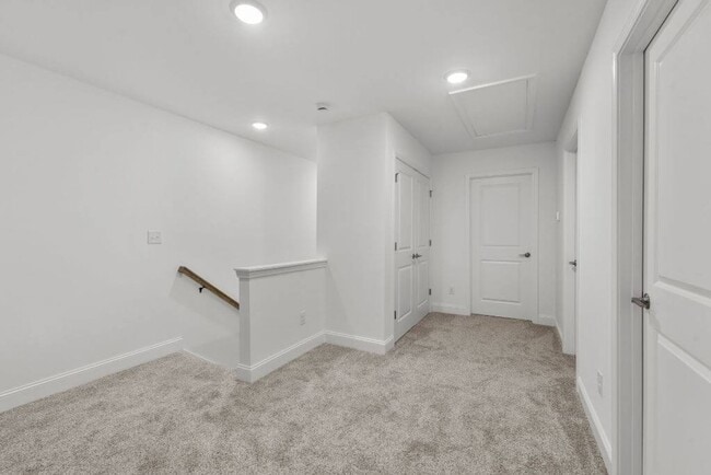 Building Photo - Modern 3-Bedroom Townhome with 2-Car Garage at Chapman Trace!