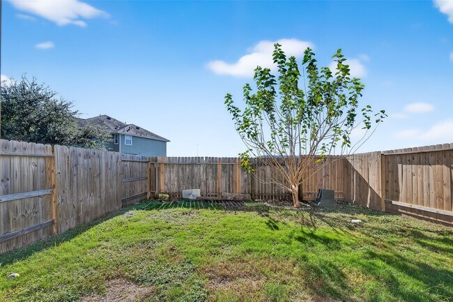 Building Photo - 3218 Pearl Bluff Ln