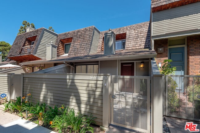 Building Photo - 13326 Maxella Ave