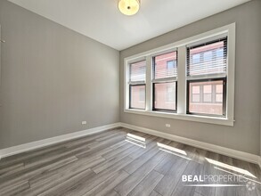 Building Photo - 3943 N Janssen Ave