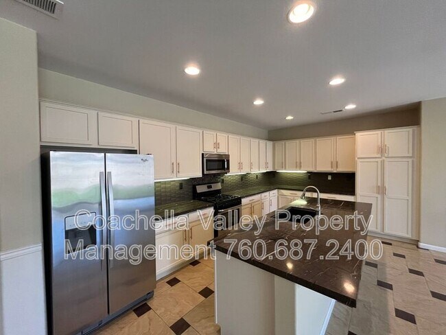 Building Photo - 49126 Pluma Roja Pl