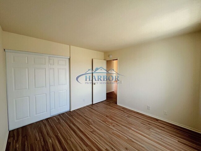 Building Photo - 4567 W 159th St