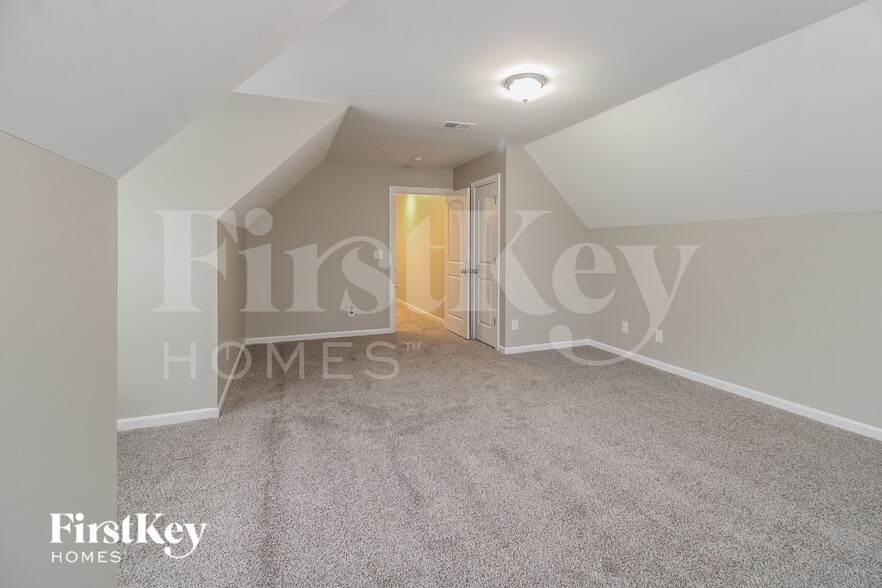 Building Photo - 1803 Gracewood Dr