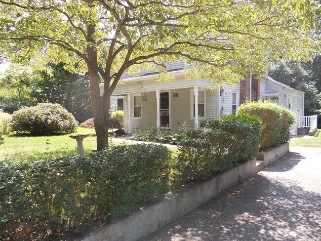 Building Photo - 32 Cove Dr