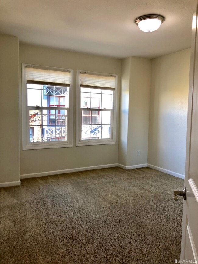 Building Photo - 744 Clementina St