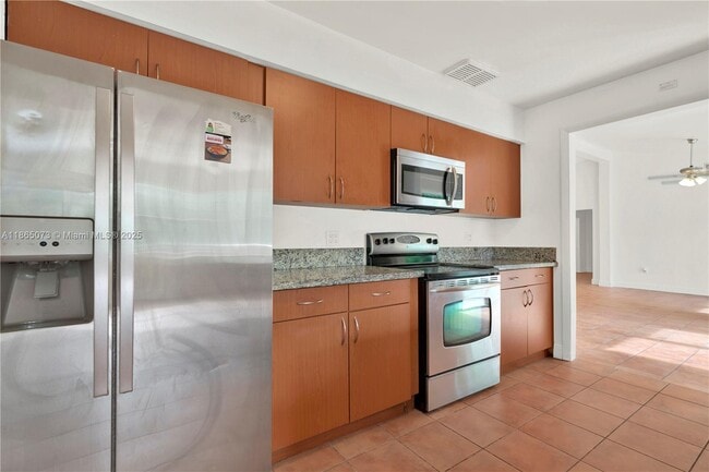 Building Photo - 15831 Palmetto Club Dr
