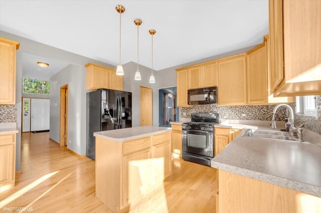 Building Photo - 24525 Champion Dr