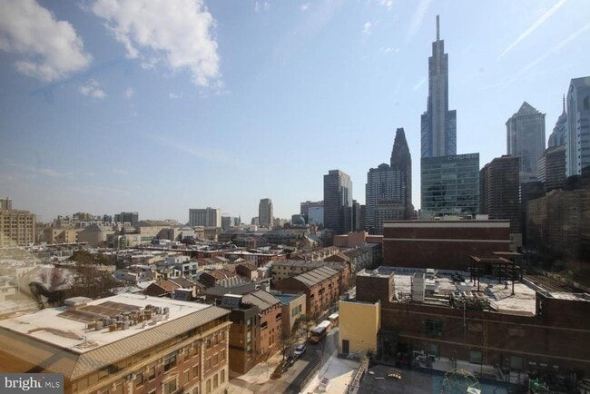 Building Photo - 2200 Arch St